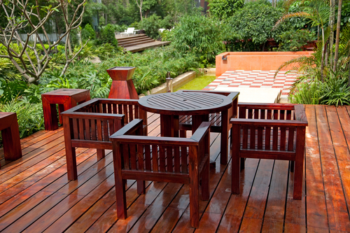5 Reasons to Schedule Deck Cleaning and Staining in Lexington Before Summer
